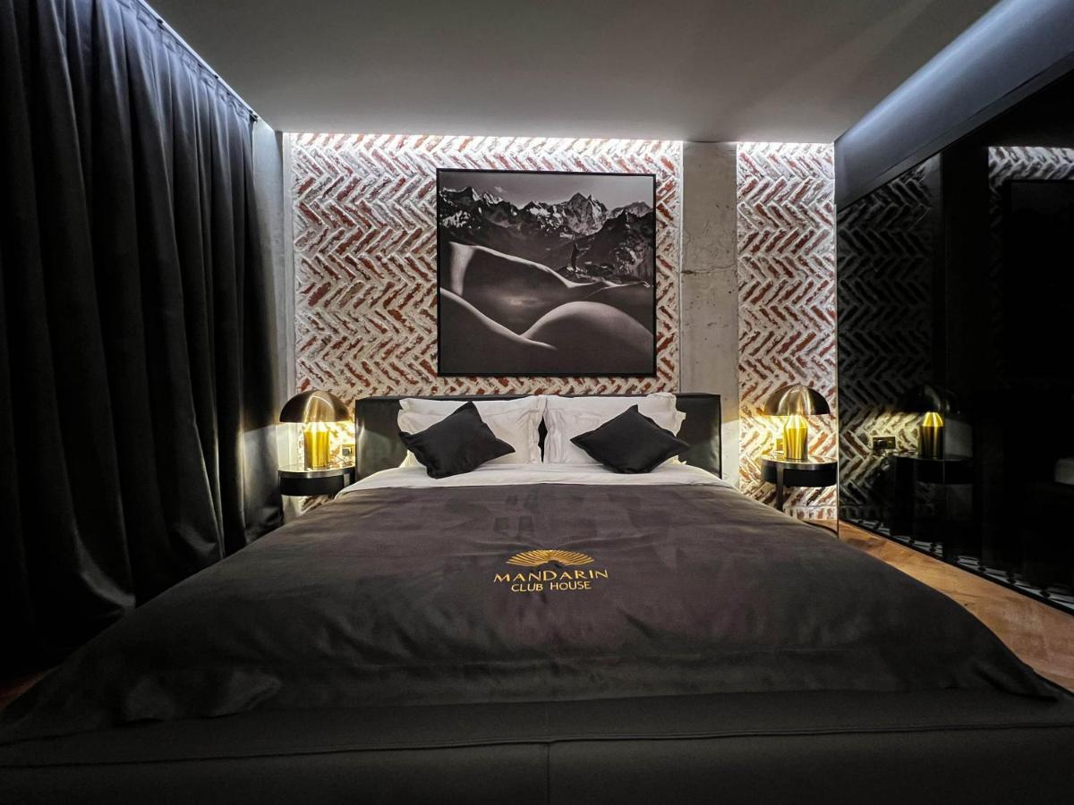 Mandarin Club House Hotel บาทูมิ ภายนอก รูปภาพ