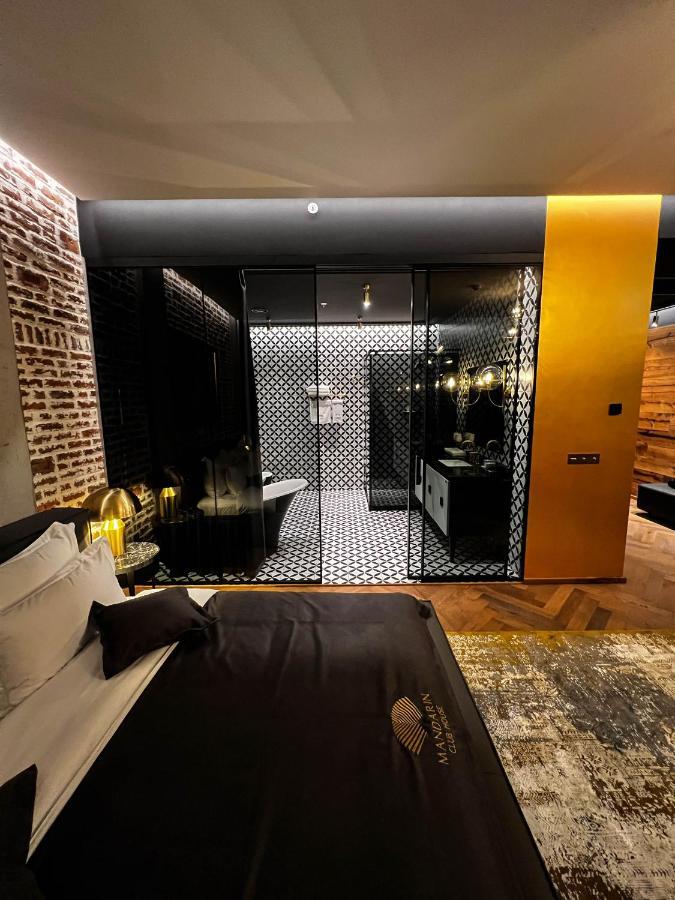 Mandarin Club House Hotel บาทูมิ ภายนอก รูปภาพ