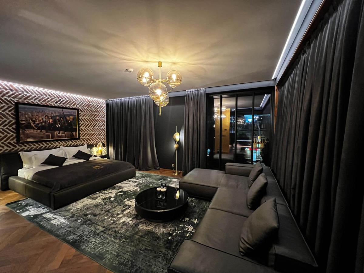 Mandarin Club House Hotel บาทูมิ ภายนอก รูปภาพ
